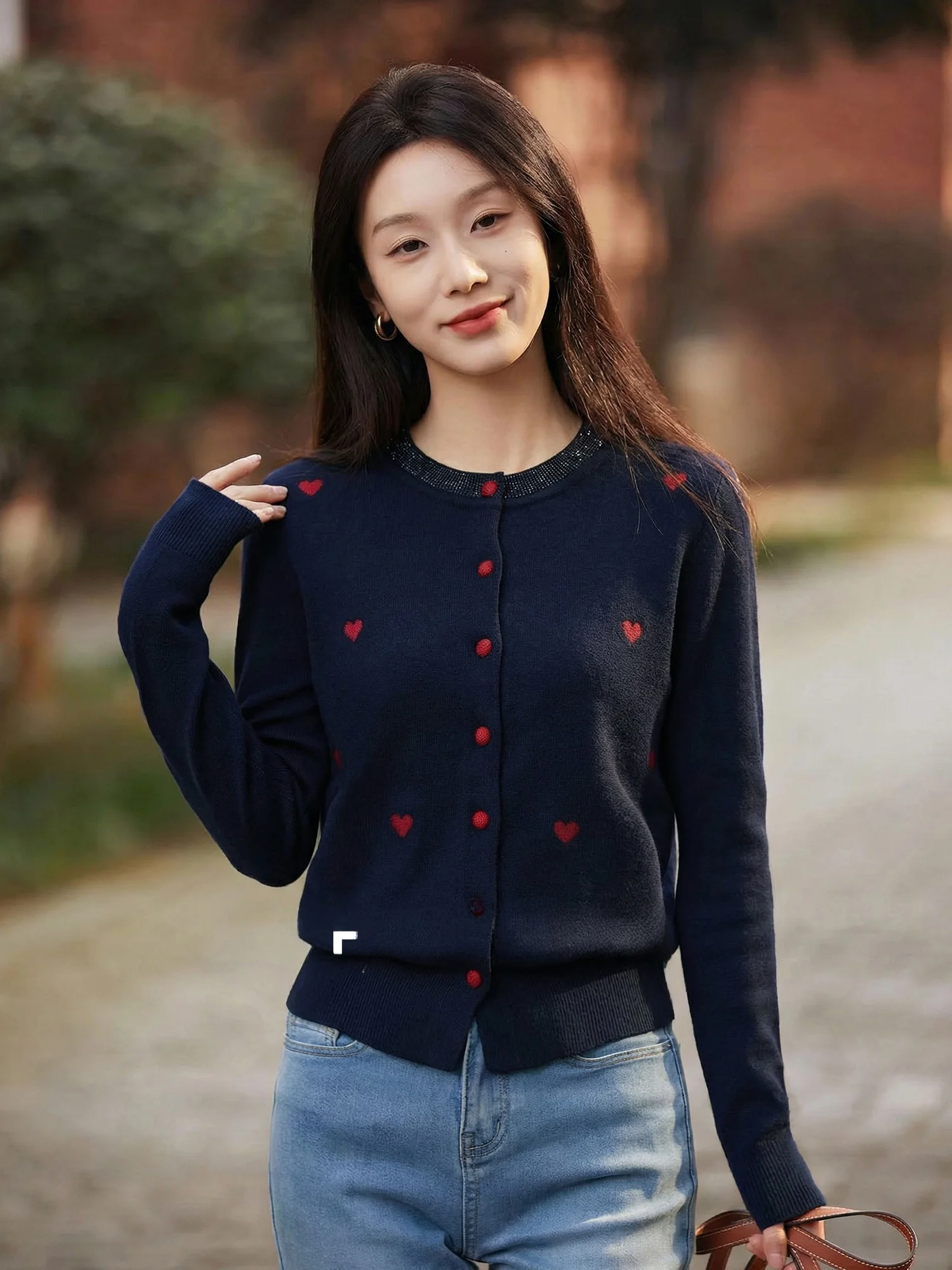 Chivirin Gentle Embroidered Woolen Knitted Cardigan Women's Slim Fit Spring Autumn Blue Long Sve Warm Top
Chivirin Gentle Embroidered Woolen Knitted Cardigan Women's Slim Fit Spring Autumn Blue Long Sve Warm Top
