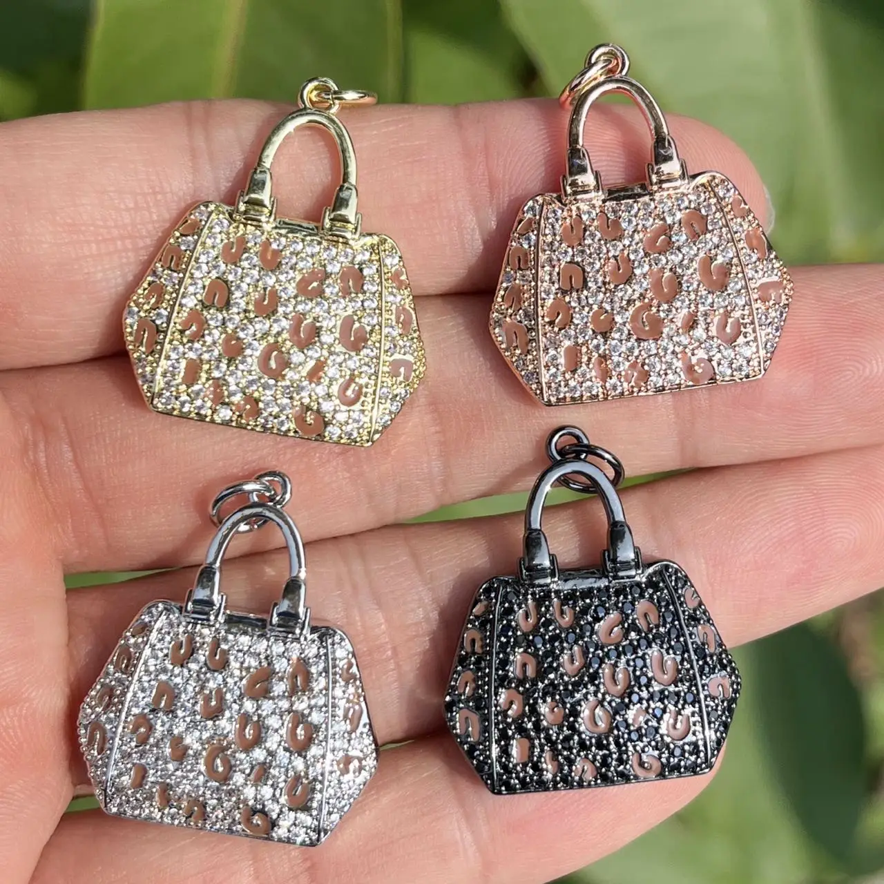 5pcs Rhinestone Zirconia Pave Leopard Print Handbag Purse Pendant Charm for Woman Jewelry Finding Accessory Bracelet Necklace
5pcs Rhinestone Zirconia Pave Leopard Print Handbag Purse Pendant Charm for Woman Jewelry Finding Accessory Bracelet Necklace