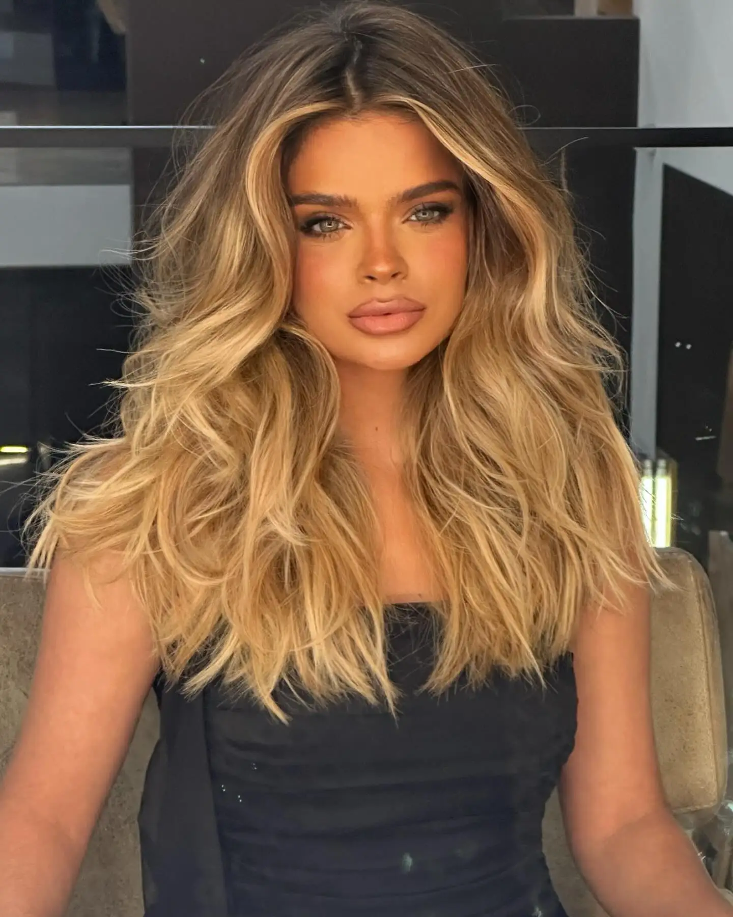 13×4 Dark Rooted MIddle Part Wig Brown Blonde Lace Front Wig Fashion Synthetic Soft Hairline High Quality Heat Resistant Wig
13×4 Dark Rooted MIddle Part Wig Brown Blonde Lace Front Wig Fashion Synthetic Soft Hairline High Quality Heat Resistant Wig