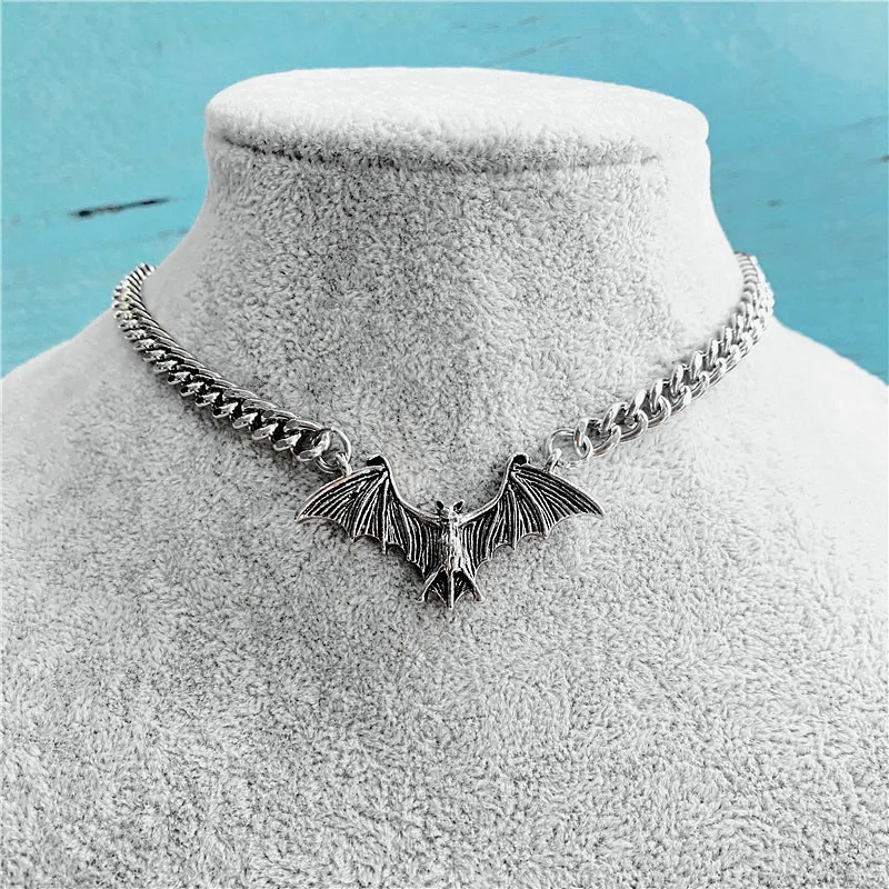 Fashion Vintage Punk Gothic Bat Chain Necklace for Women Animals Choker Halloween Collar Hip Hop Girls Jewelry Gift
Fashion Vintage Punk Gothic Bat Chain Necklace for Women Animals Choker Halloween Collar Hip Hop Girls Jewelry Gift