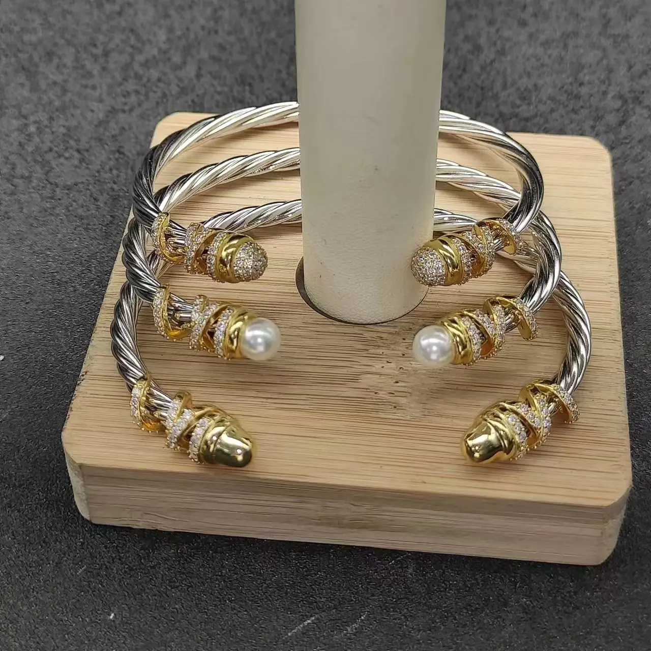 S925 sterling silver new 4mm winding open bracelet neutral personality hip-hop fashion trend retro luxury jewelry party gift
S925 sterling silver new 4mm winding open bracelet neutral personality hip-hop fashion trend retro luxury jewelry party gift