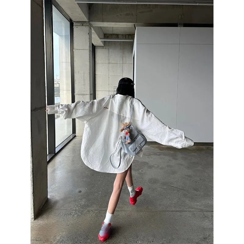 2026 New Spring Autumn Women's White Linen Shirt Jacket Loose Lapel Long Sleeve Sun Protection Casual Outerwear
2026 New Spring Autumn Women's White Linen Shirt Jacket Loose Lapel Long Sleeve Sun Protection Casual Outerwear