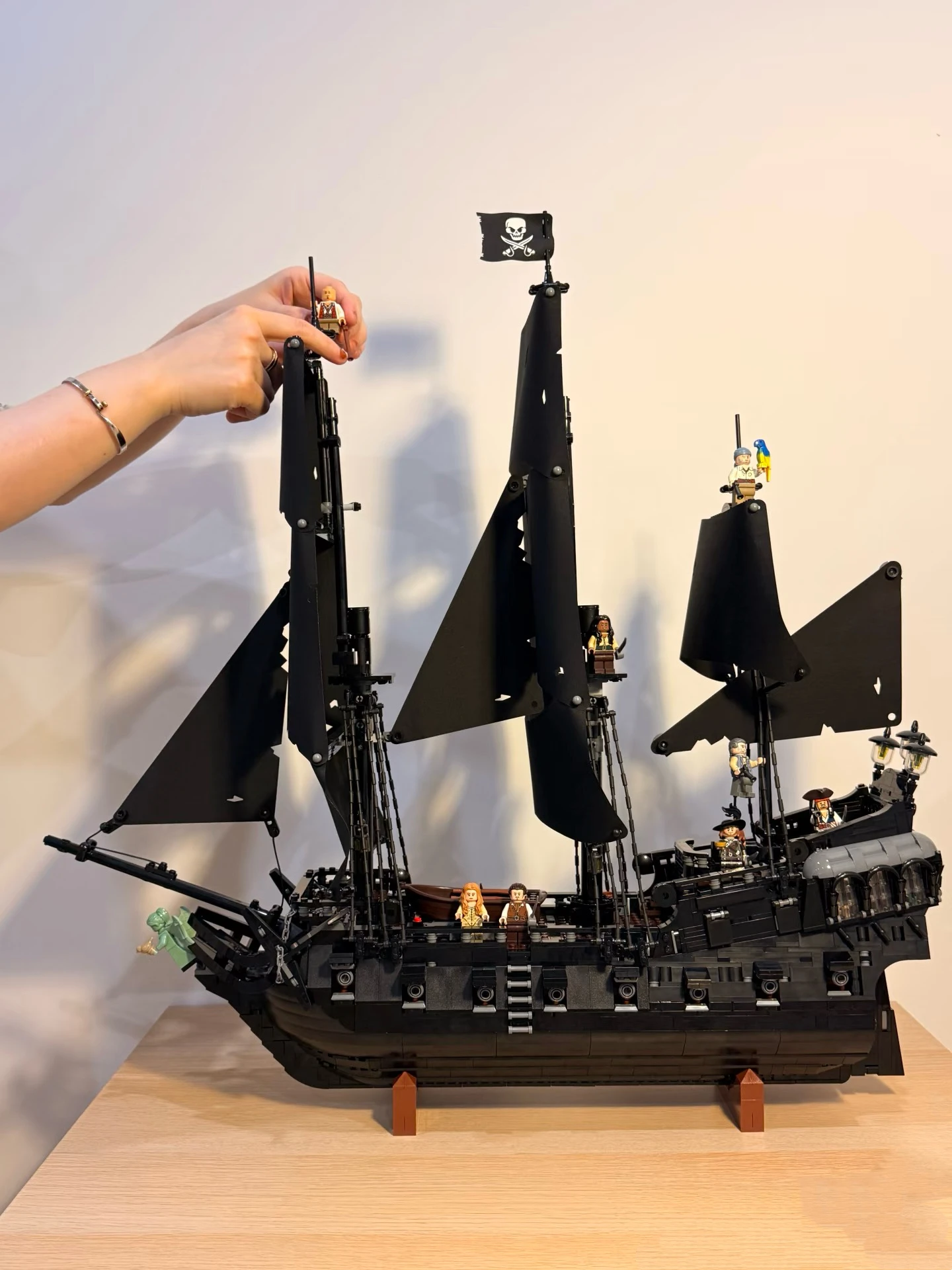New Black Pearl Pirate Ship Building Blocks Children's Toys Birthday Gift
New Black Pearl Pirate Ship Building Blocks Children's Toys Birthday Gift