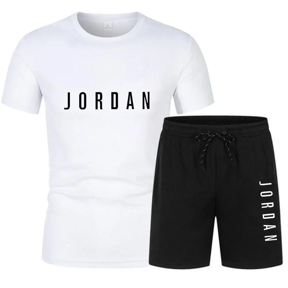 A two-piece summer fitness and casual sportswear set featuring a breathable mesh short-sleeved T-shirt for men and quick-drying
A two-piece summer fitness and casual sportswear set featuring a breathable mesh short-sleeved T-shirt for men and quick-drying