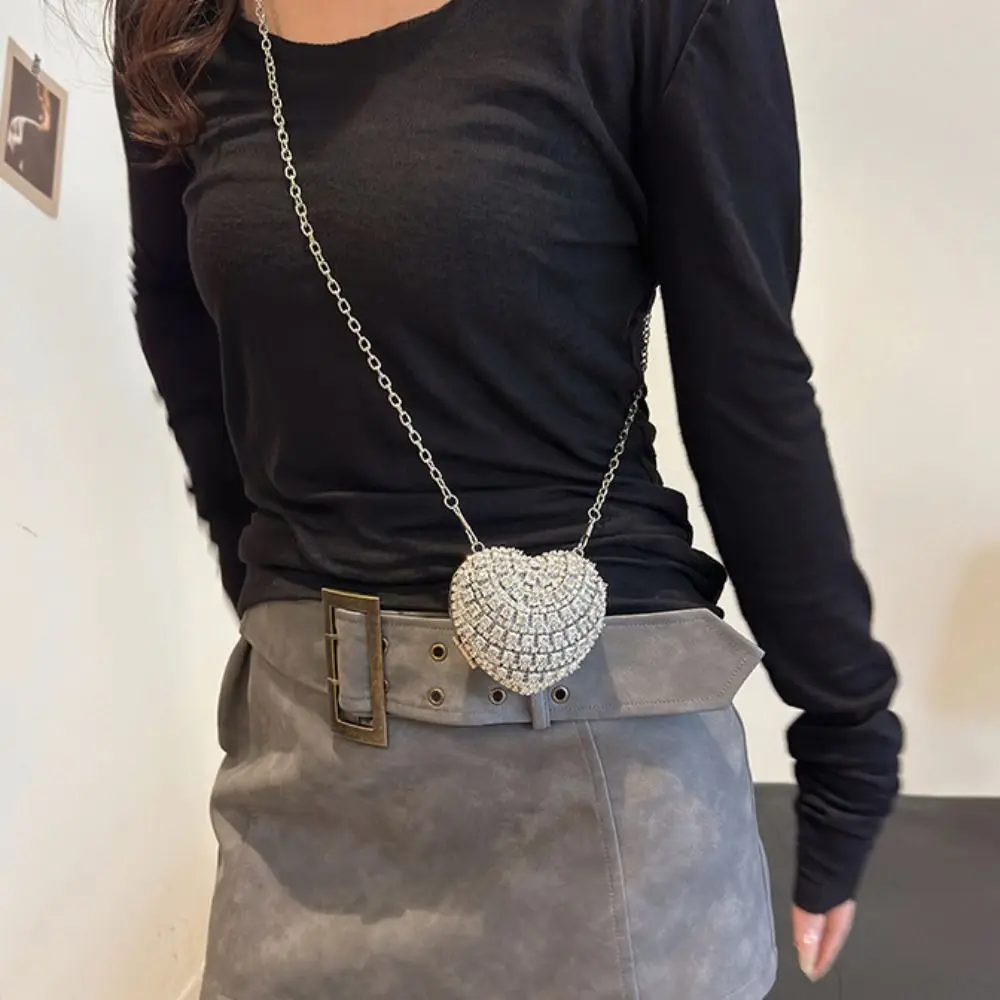 Portable Luxury Rhinestone Evening Bag Sparkling Single Shoulder Banquet Chain Bag Heart Shaped Wallet Mini Lipstick Bag Girls
Portable Luxury Rhinestone Evening Bag Sparkling Single Shoulder Banquet Chain Bag Heart Shaped Wallet Mini Lipstick Bag Girls