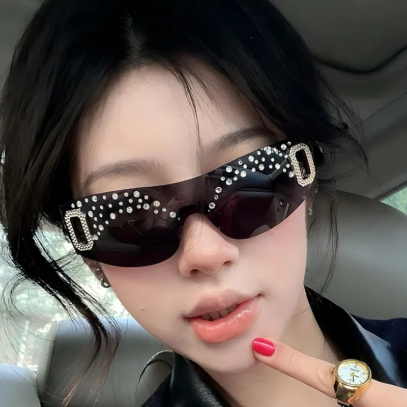 New 2025 Luxury Vintage Frameless Sun Glasses Rimless Square Sunglasses Women Men Unique Diamond setting Trendy Eyewear Shades
New 2025 Luxury Vintage Frameless Sun Glasses Rimless Square Sunglasses Women Men Unique Diamond setting Trendy Eyewear Shades