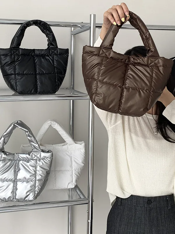 Модная женская сумка-пуховик: уникальный дизайн, осенне-зимняя коллекция, простота и элегантность, высококачественная хлопковая сумка-пальто, ручная переноска
Модная женская сумка-пуховик: уникальный дизайн, осенне-зимняя коллекция, простота и элегантность, высококачественная хлопковая сумка-пальто, ручная переноска