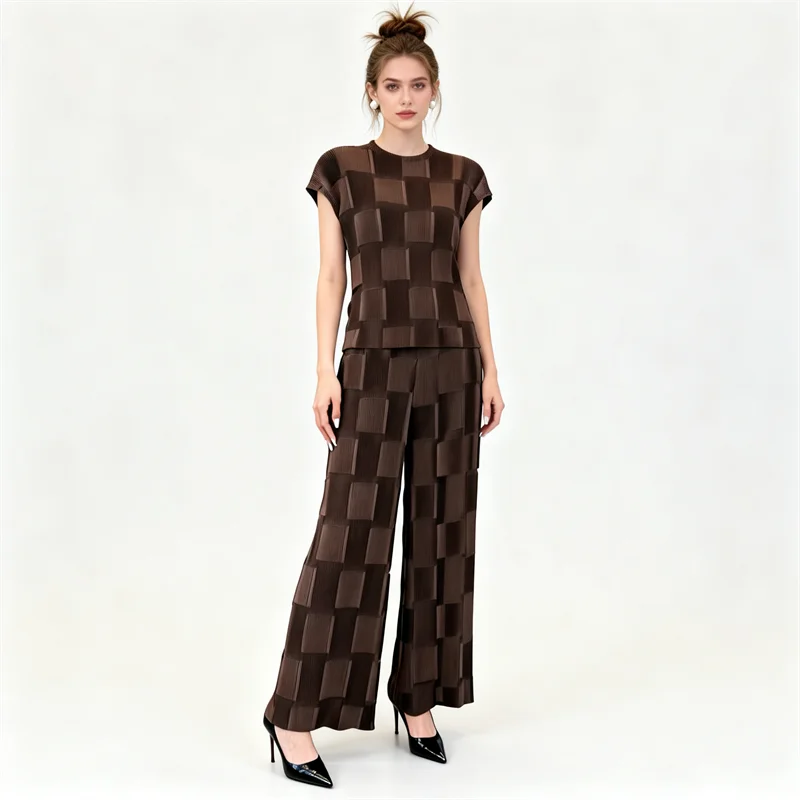 Miyake pleated women's casual pants suit 2026 new Japanese design plaid print half turtleneck vest straight pants two-piece set
Miyake pleated women's casual pants suit 2026 new Japanese design plaid print half turtleneck vest straight pants two-piece set