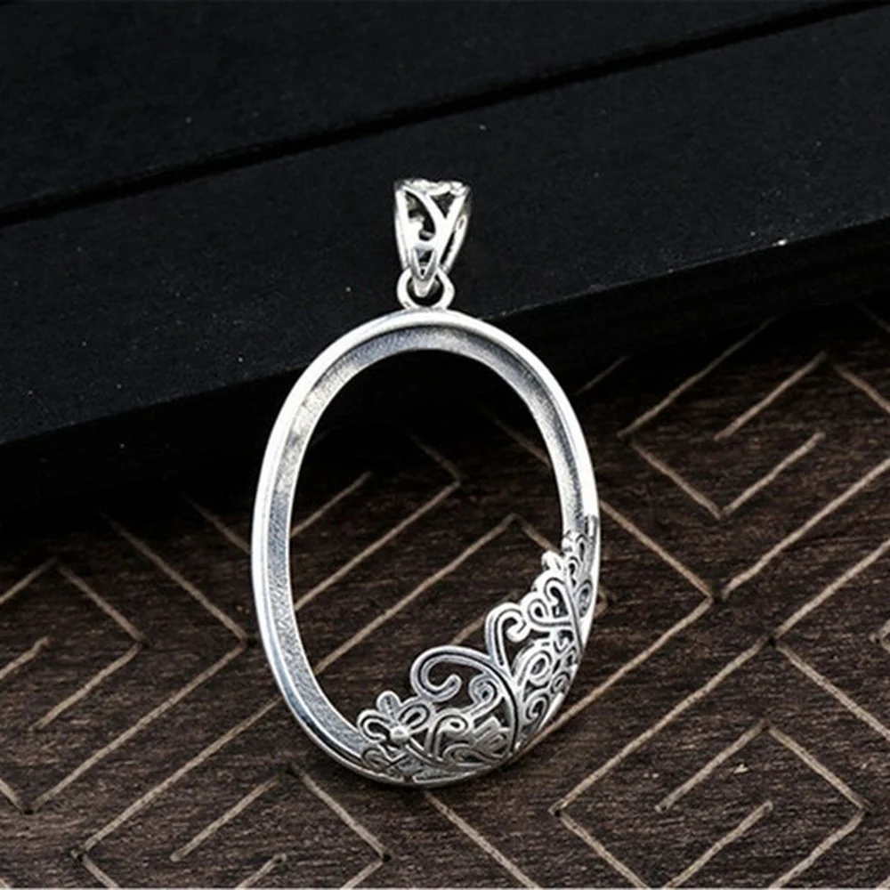 Antique Style Thai Sterling Silver Pendant Blank (20x29mm Oval Blank) for Oval Cabochon 
Antique Style Thai Sterling Silver Pendant Blank (20x29mm Oval Blank) for Oval Cabochon