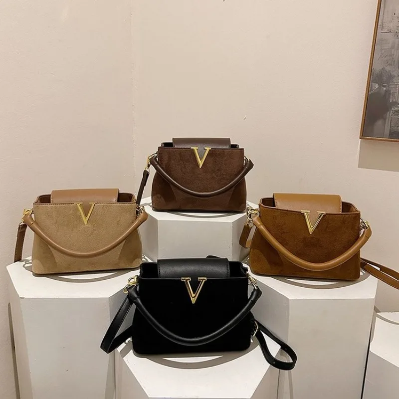 Unique Diaper Bag For Ladies High-End Leather Satchel Casual Vintage Design Trendy Commuter Style Best For Daily Use
Unique Diaper Bag For Ladies High-End Leather Satchel Casual Vintage Design Trendy Commuter Style Best For Daily Use