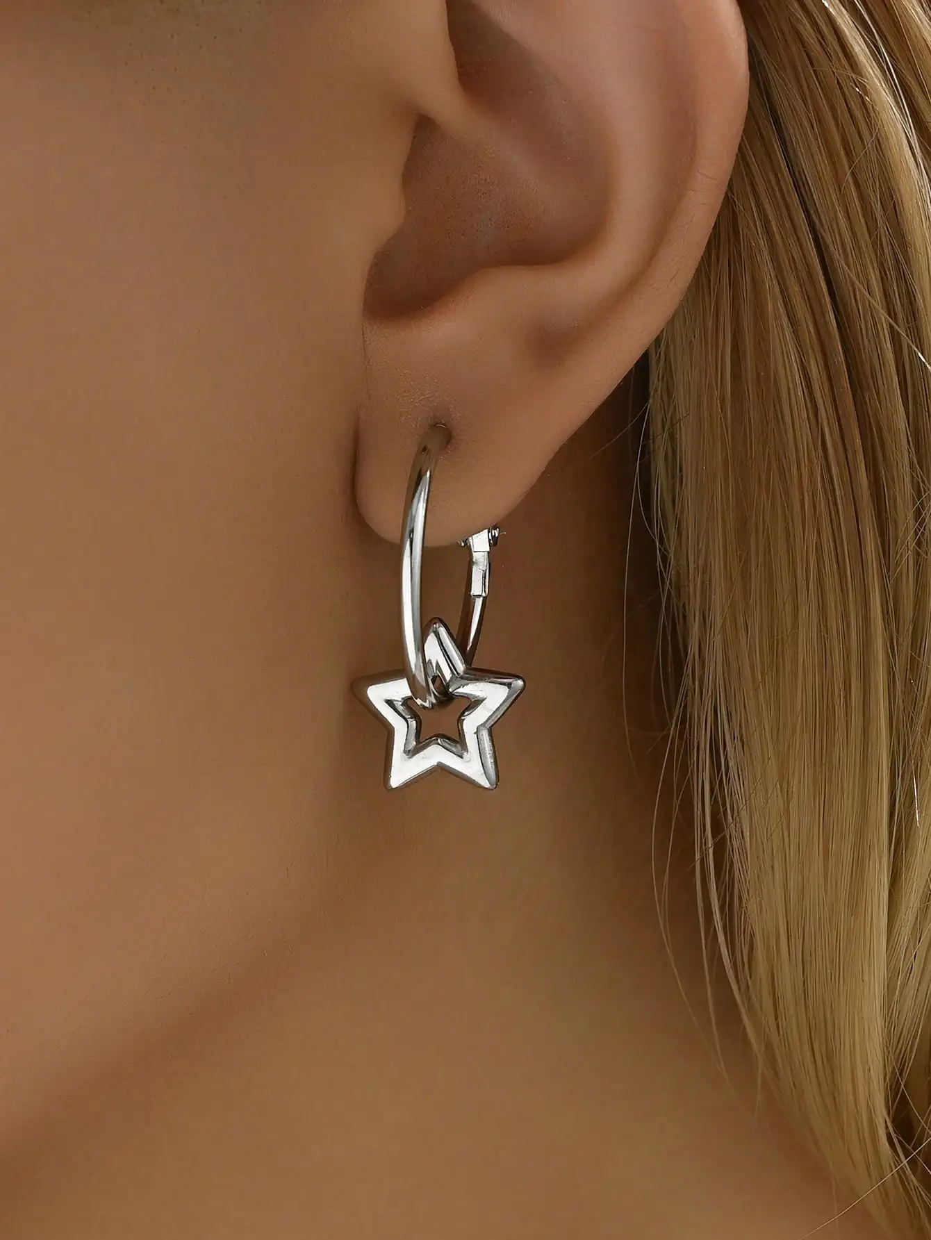 1pair Minimalist Stainless Steel Star Pendant Silver Ear Studs For Women, Daily/Party/Dating Gift
1pair Minimalist Stainless Steel Star Pendant Silver Ear Studs For Women, Daily/Party/Dating Gift