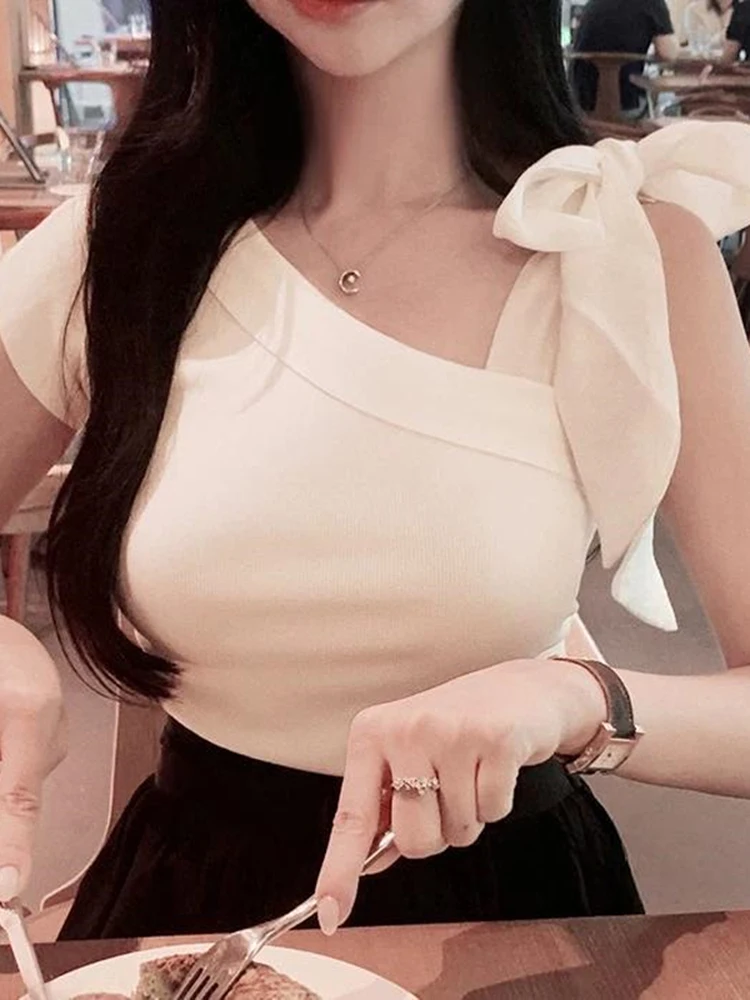 Summer Pure Desire Slim Fit Short Sleeve Knitted Shirt Women's Oblique Shoulder Bow Tie Elegant T-Shirt Top Korean Style
Summer Pure Desire Slim Fit Short Sleeve Knitted Shirt Women's Oblique Shoulder Bow Tie Elegant T-Shirt Top Korean Style