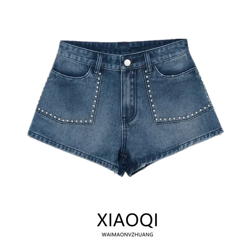 Spring 2026 Women's Mid-Rise Design Sense Rivet Decorated Denim Shorts Straight Leg Micro Stretch Natural Waist Button Closure
Spring 2026 Women's Mid-Rise Design Sense Rivet Decorated Denim Shorts Straight Leg Micro Stretch Natural Waist Button Closure