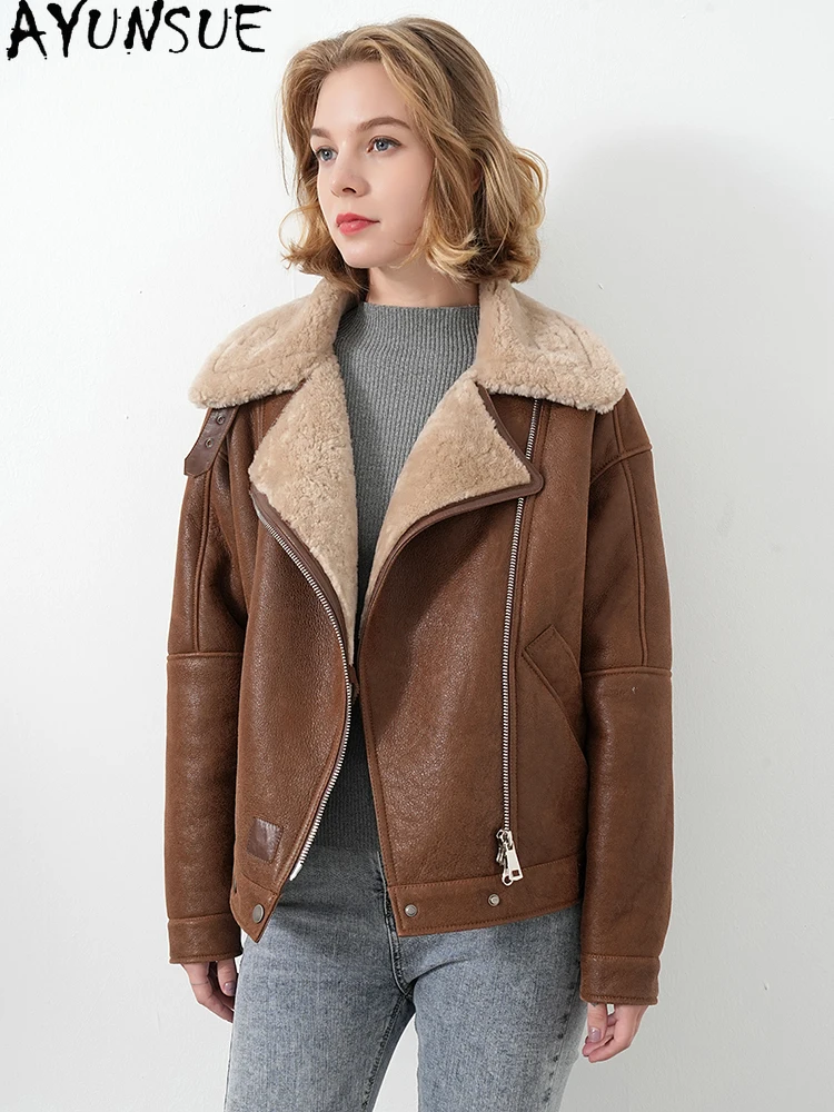 AYUNSUE 2025 Новая дубленка женская куртка из 100% натуральной шерсти для женской одежды винтажная модная меховая куртка женская 가죽자켓 여성
AYUNSUE 2025 Новая дубленка женская куртка из 100% натуральной шерсти для женской одежды винтажная модная меховая куртка женская 가죽자켓 여성