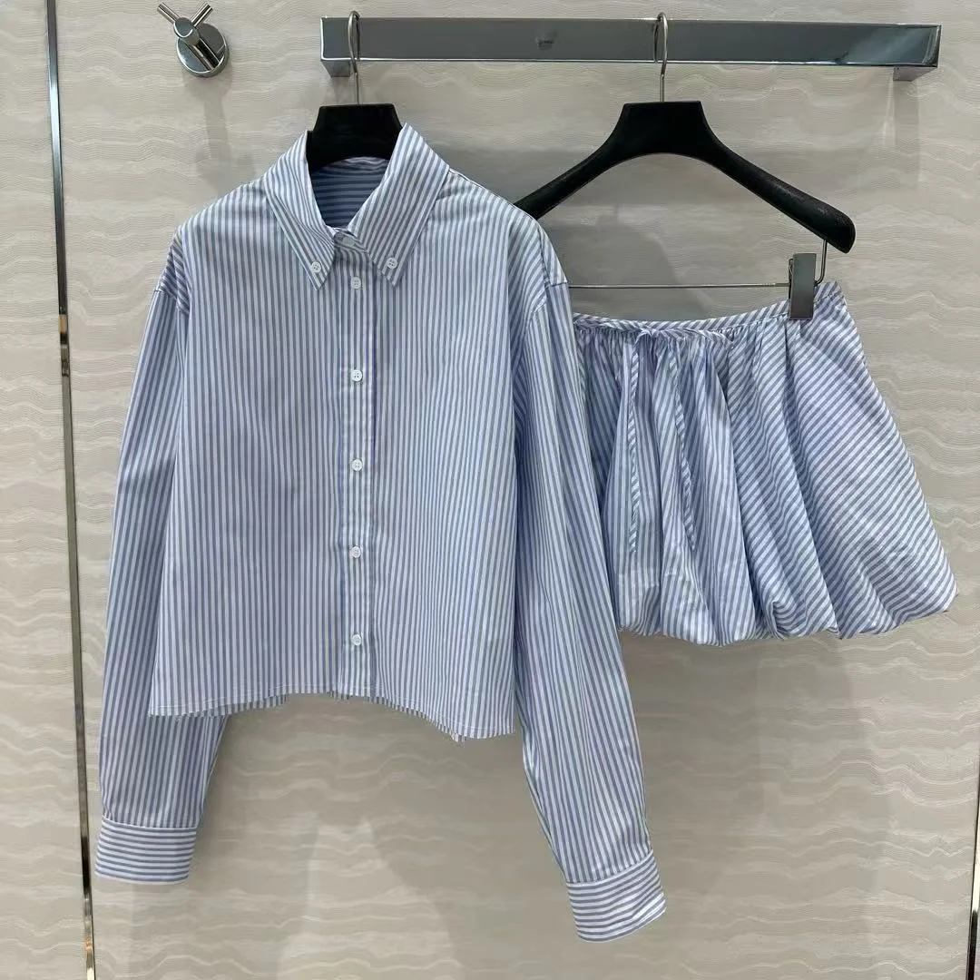 25 Sweet and Spicy Girl Blue Striped Long Sleeve Shirt Top with Fluffy Small Skirt, Intellectuals Molecular Academy Style
25 Sweet and Spicy Girl Blue Striped Long Sleeve Shirt Top with Fluffy Small Skirt, Intellectuals Molecular Academy Style