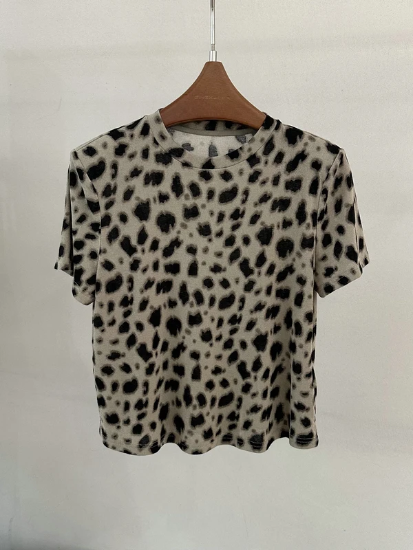Slim Fit round Neck Leopard Print Top Shoulder Pads Short Sleeve Women's Fashion Spring Summer Casual Style Short Length
Slim Fit round Neck Leopard Print Top Shoulder Pads Short Sleeve Women's Fashion Spring Summer Casual Style Short Length