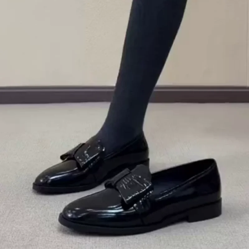 Butterfly-knot Shoes for Ladies Round Toes Flat Heels Sewing Lines Womens Patent Leather Zapatos Mujer Shallow Female Loafers
Butterfly-knot Shoes for Ladies Round Toes Flat Heels Sewing Lines Womens Patent Leather Zapatos Mujer Shallow Female Loafers