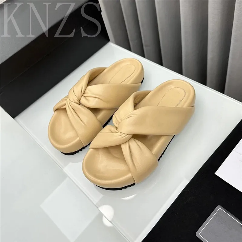 Summer New Round Toe Genuine Leather Cross Strap Slippers Woman Casual Flats Beach Vacation Thick Sole Flip Flops Slippers 2024
Summer New Round Toe Genuine Leather Cross Strap Slippers Woman Casual Flats Beach Vacation Thick Sole Flip Flops Slippers 2024