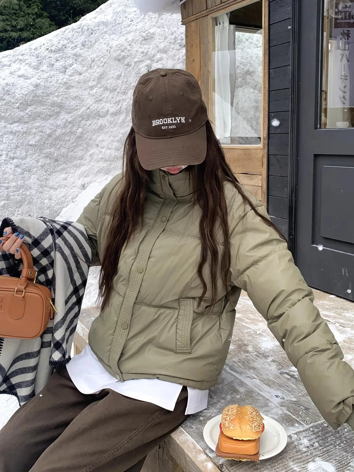 Новая зимняя женская одежда: утепленная куртка-пуховик из хлопка в корейском стиле, топ
Новая зимняя женская одежда: утепленная куртка-пуховик из хлопка в корейском стиле, топ