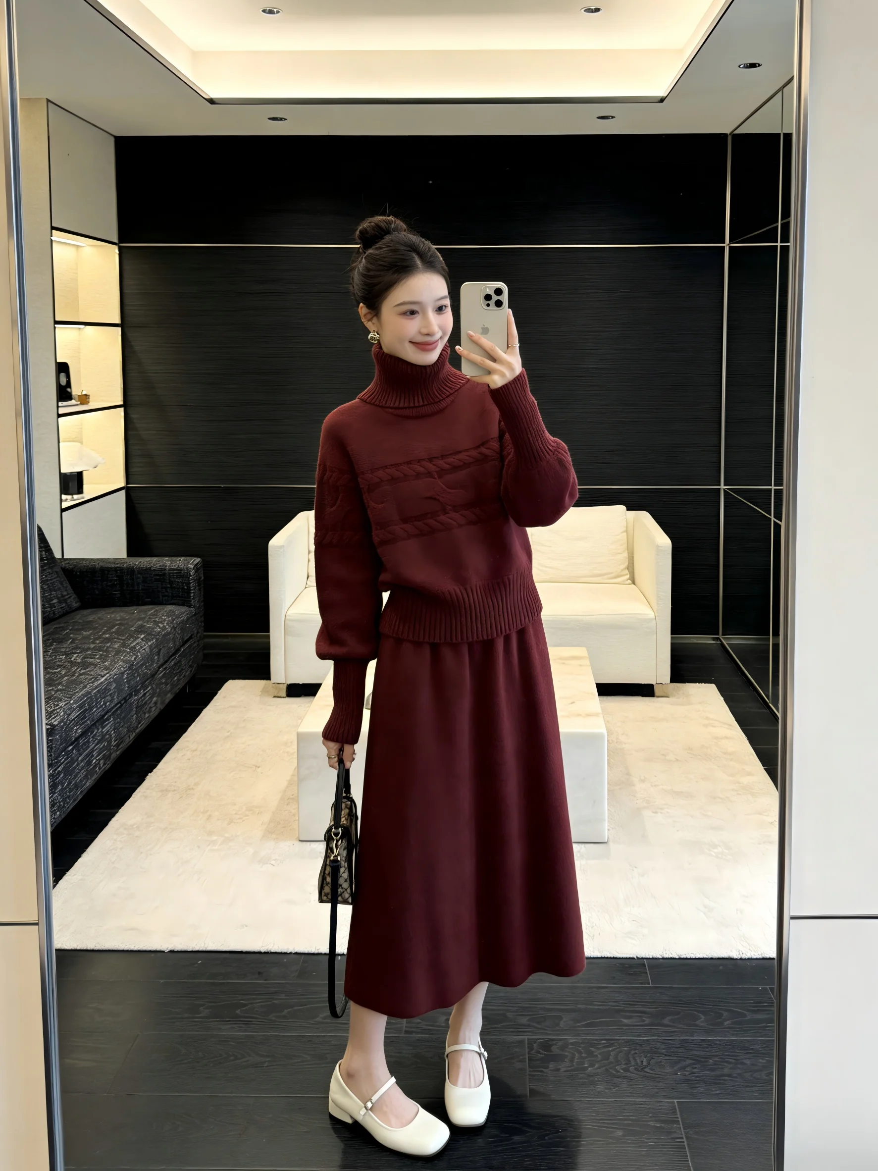 Высококачественный вязаный красный свитер с рукавами «летучая мышь» и юбка в рубчик, комплект в корейском стиле, свободный крой, зимняя мода
Высококачественный вязаный красный свитер с рукавами «летучая мышь» и юбка в рубчик, комплект в корейском стиле, свободный крой, зимняя мода