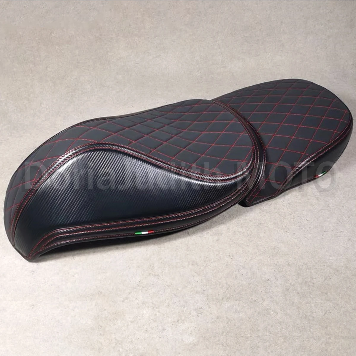 Imitation carbon Refit Cushion Soft Seat Cover Thickening and softening waterproof for Peugeot Sixties 150 300 Django 150
Imitation carbon Refit Cushion Soft Seat Cover Thickening and softening waterproof for Peugeot Sixties 150 300 Django 150