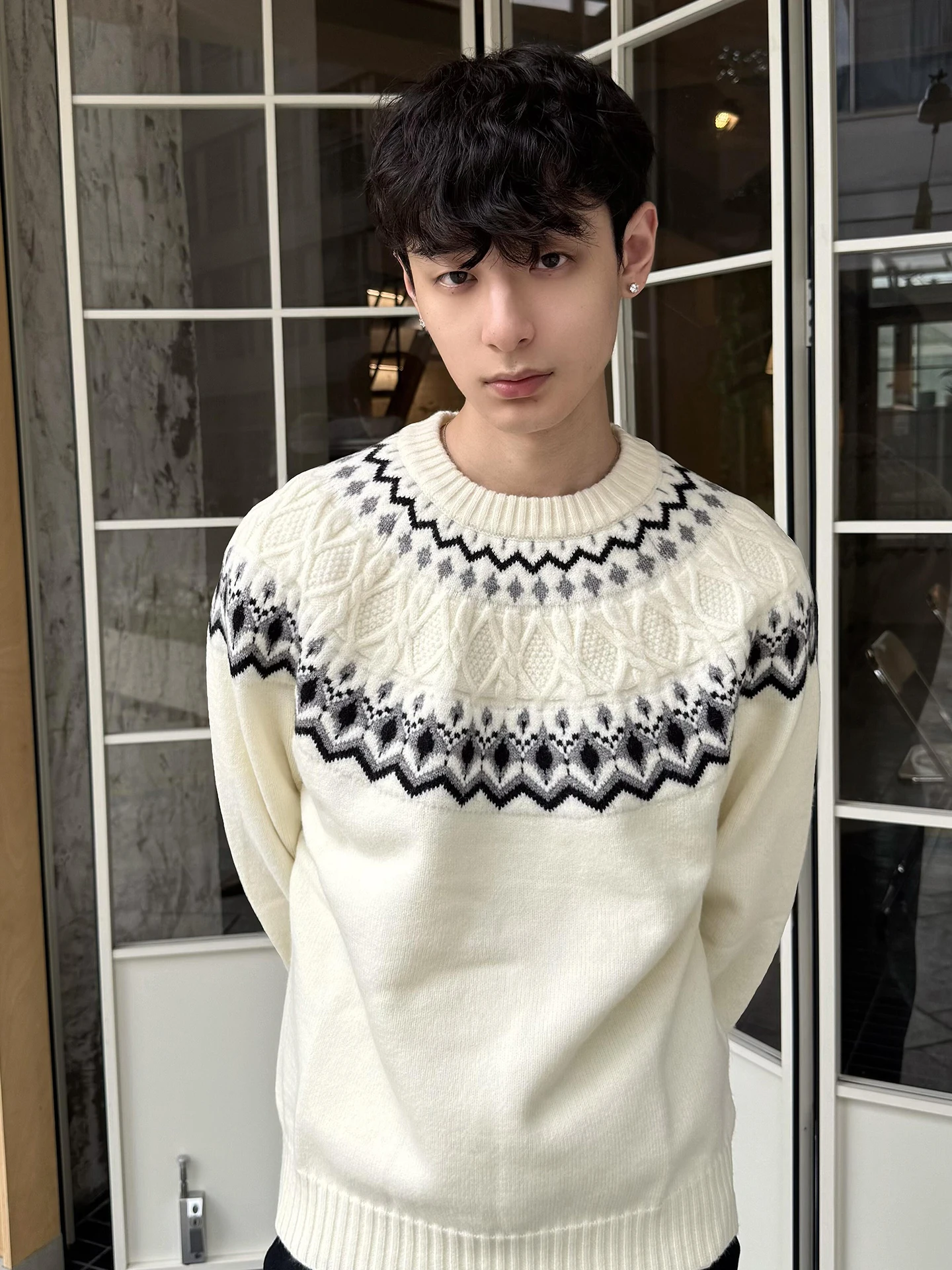 Мужской вязаный свитер Chestnut Fair Isle: комфортная базовая футболка свободного кроя с высококачественным геометрическим узором
Мужской вязаный свитер Chestnut Fair Isle: комфортная базовая футболка свободного кроя с высококачественным геометрическим узором