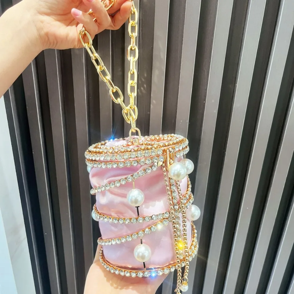 Luxury Design Women Evening Bag Party Bucket Banquet Glitter Bag for Ladies Wedding Clutch Handbag Shoulder Bag Chain Bolsas
Luxury Design Women Evening Bag Party Bucket Banquet Glitter Bag for Ladies Wedding Clutch Handbag Shoulder Bag Chain Bolsas