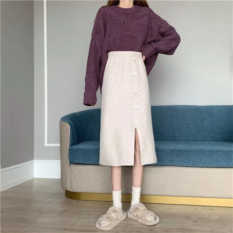 2024 Fashionable and Sexy Knitted Skirt with Button and Split Women's Autumn and Winter New A-line Mid-length Skirt Showing
2024 Fashionable and Sexy Knitted Skirt with Button and Split Women's Autumn and Winter New A-line Mid-length Skirt Showing