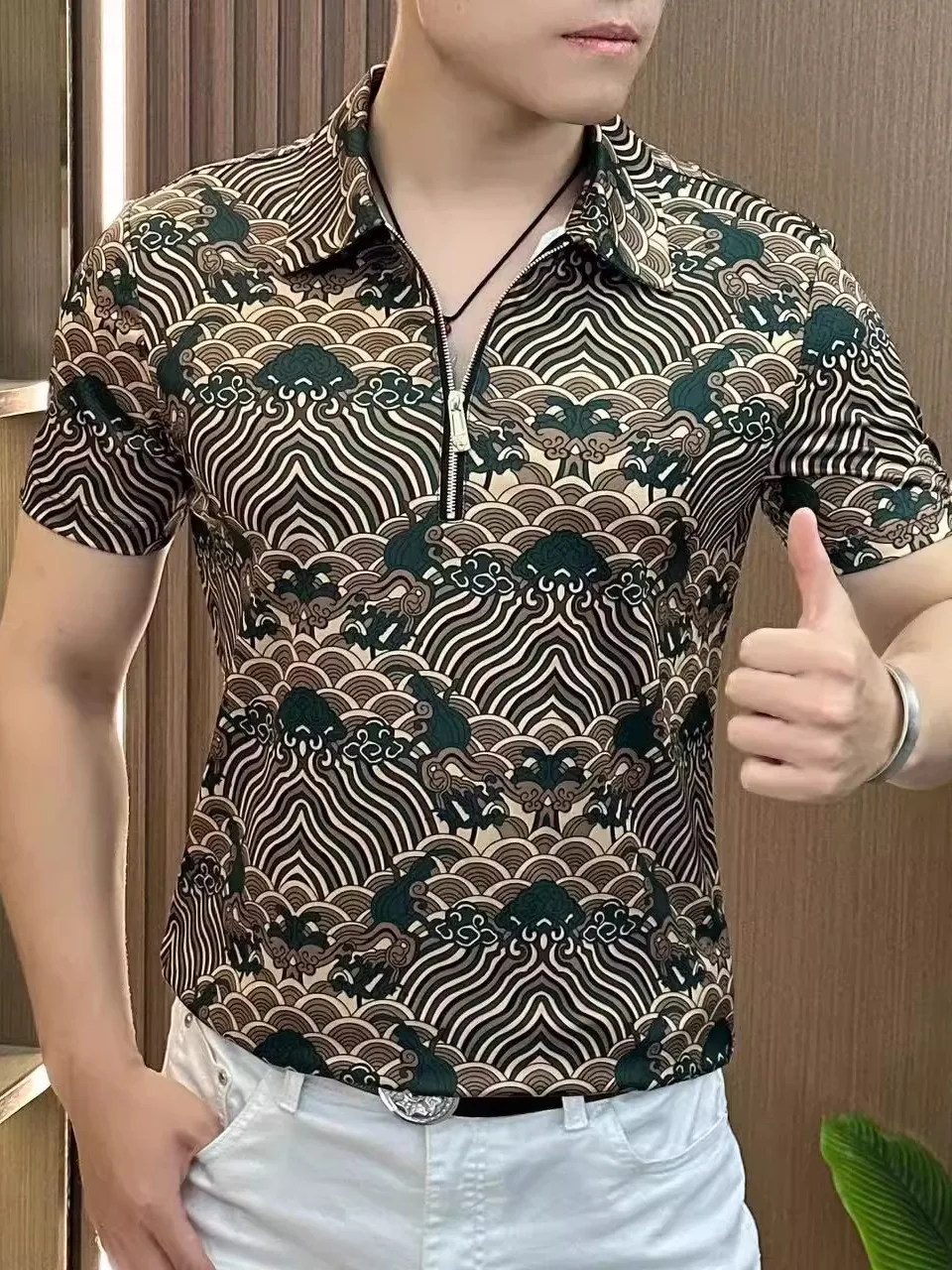 Модная молодежная летняя футболка Slim Fit с молнией, из ледяного шелка, с коротким рукавом, тонкая, в городском стиле, с обычными манжетами, трендовый топ
Модная молодежная летняя футболка Slim Fit с молнией, из ледяного шелка, с коротким рукавом, тонкая, в городском стиле, с обычными манжетами, трендовый топ