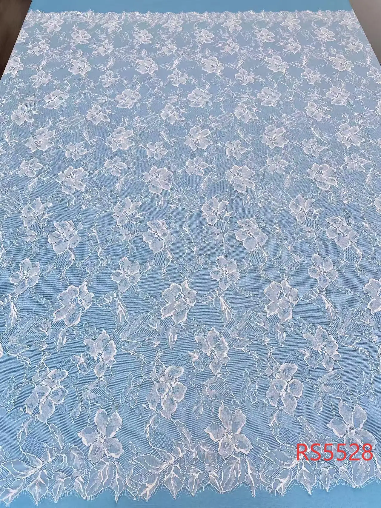 Chantilly Eyelash Lace Trim, Rose Floral Lace Fabric, Embroider Eyela,59 inches Wide for Veil, Dress,Robe Costume, Craft Making
Chantilly Eyelash Lace Trim, Rose Floral Lace Fabric, Embroider Eyela,59 inches Wide for Veil, Dress,Robe Costume, Craft Making