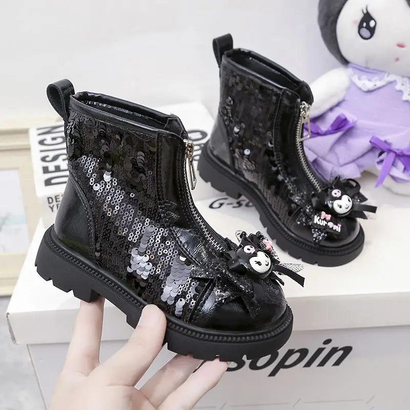 Girly Heart Kawaii Sanrio Anime Kuromi Ins Martin Boots Spring Autumn Cute Cartoon Fashion Board Leather Shoes Gifts for Kids
Girly Heart Kawaii Sanrio Anime Kuromi Ins Martin Boots Spring Autumn Cute Cartoon Fashion Board Leather Shoes Gifts for Kids