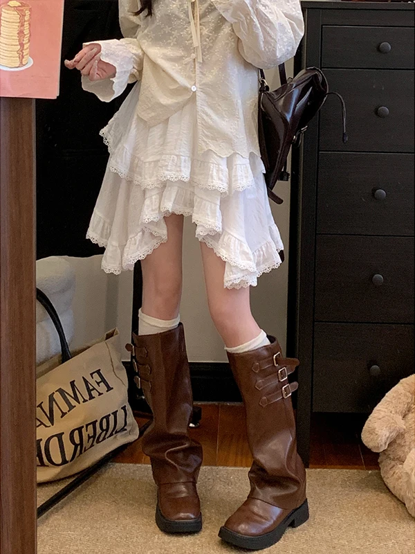 plus Size White Lace Splice Irregular High Waist Short Skirt Korean Style Loose Fit Autumn New Design Slimming Effectiveness
plus Size White Lace Splice Irregular High Waist Short Skirt Korean Style Loose Fit Autumn New Design Slimming Effectiveness