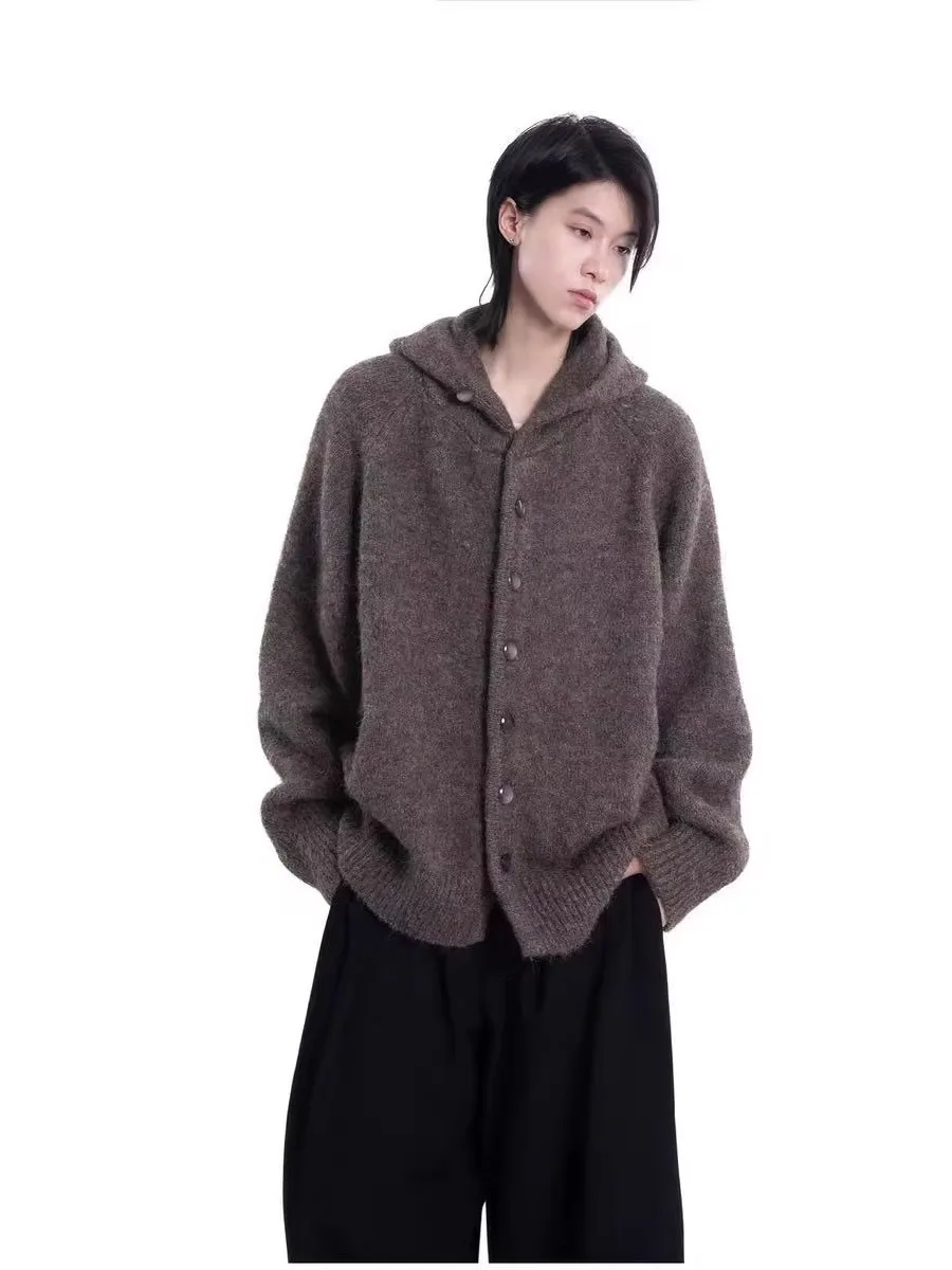 Мужской вязаный кардиган свободного кроя с капюшоном на пуговицах, повседневный, осенне-зимний, в японском ретро-стиле, базовый свитер-пальто
Мужской вязаный кардиган свободного кроя с капюшоном на пуговицах, повседневный, осенне-зимний, в японском ретро-стиле, базовый свитер-пальто