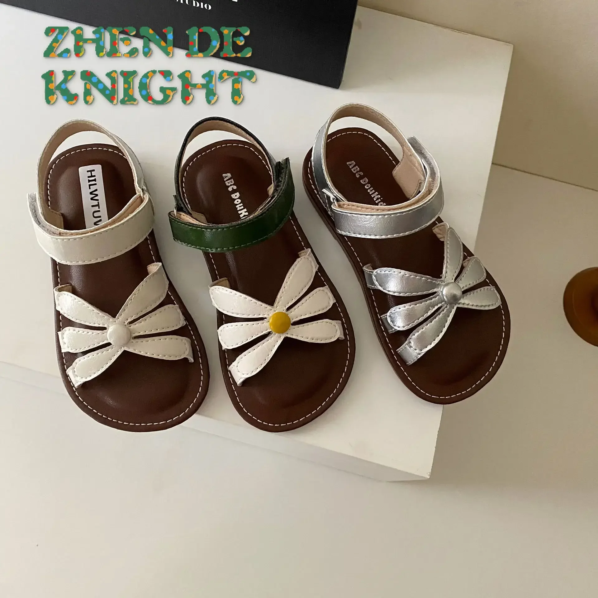 Girls Sandals 2025 Summer New Children Comfortable and Versatile Princess Sandals Little Girl Non-slip Soft Bottom Beach Shoes
Girls Sandals 2025 Summer New Children Comfortable and Versatile Princess Sandals Little Girl Non-slip Soft Bottom Beach Shoes