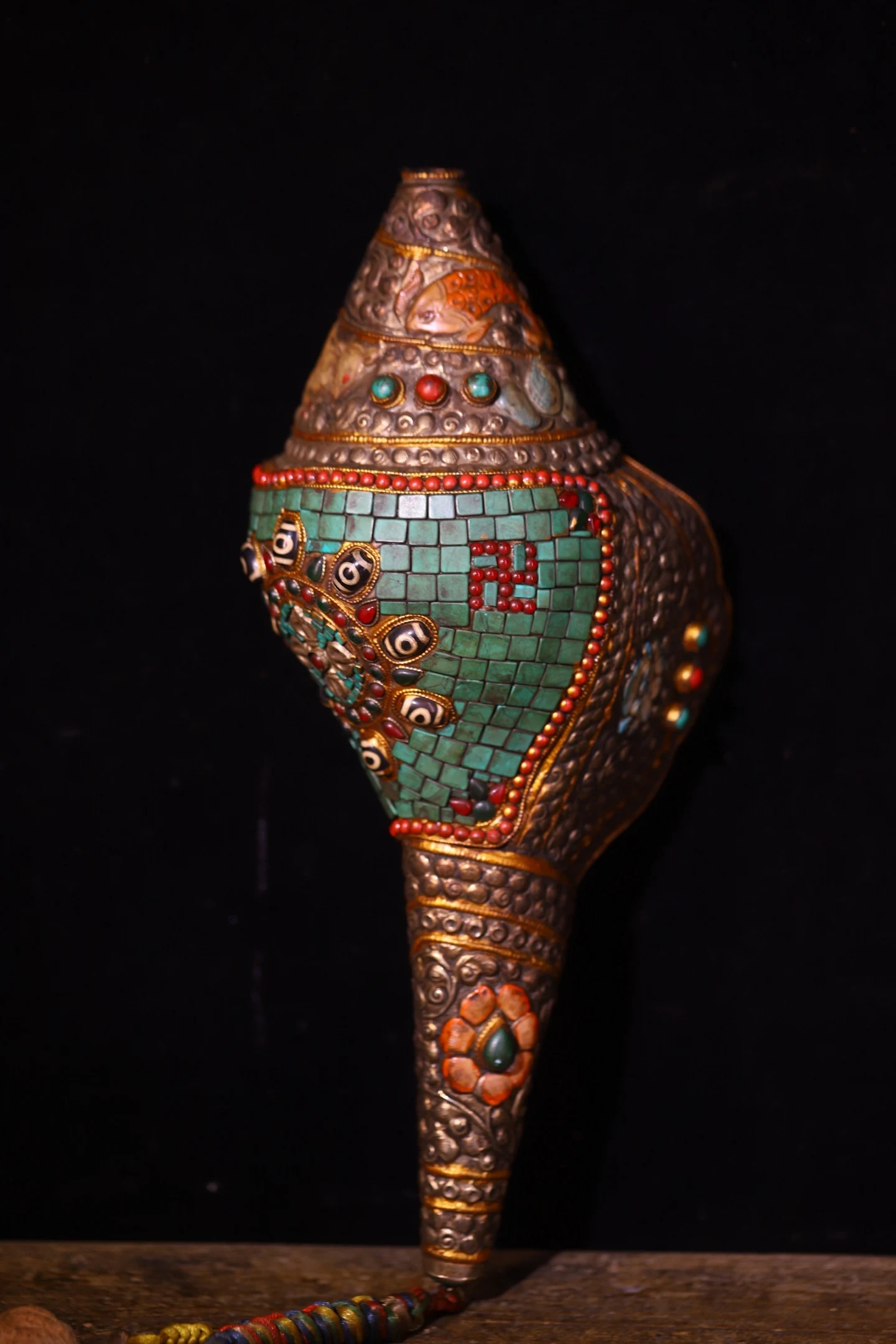 Natural Conch Mosaic Gem gZi Beads Turquoise cross Vajra pattern Buddha conch Worship Hall Town house
Natural Conch Mosaic Gem gZi Beads Turquoise cross Vajra pattern Buddha conch Worship Hall Town house