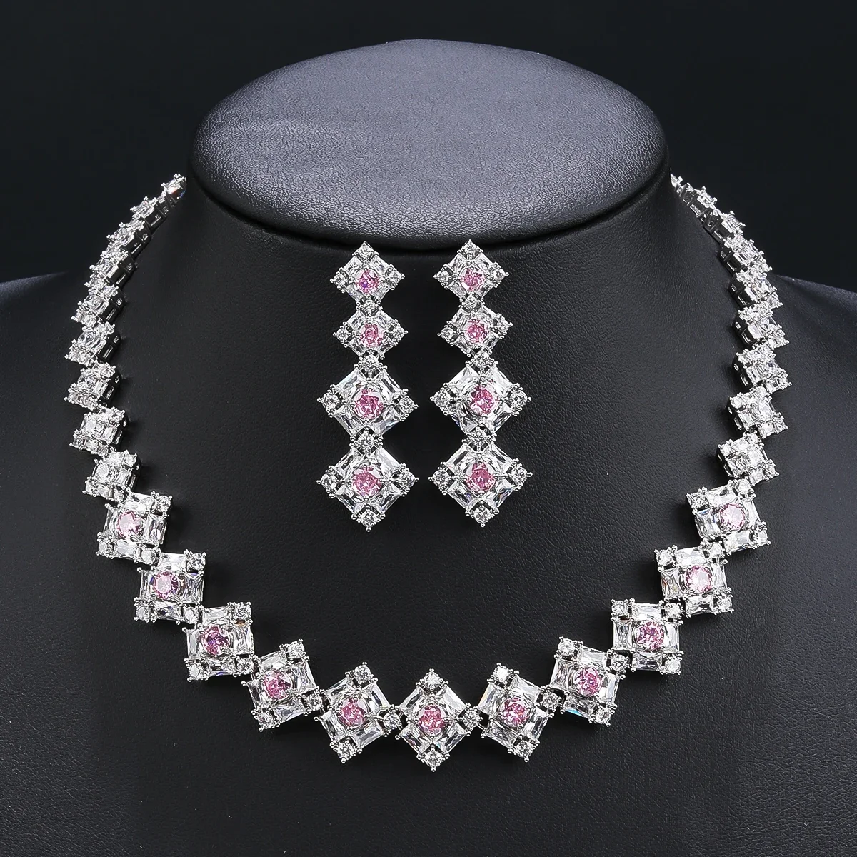 Luxury Rectangle Cubic Zirconia Bridal Wedding Jewelry Set Ladies Party Necklace Earrings Set CN11335
Luxury Rectangle Cubic Zirconia Bridal Wedding Jewelry Set Ladies Party Necklace Earrings Set CN11335
