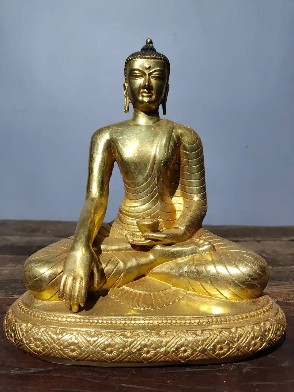 8"Tibetan Temple Collection Old Bronze Gilded Cinnabar Da Ri Tathagata Buddha Shakyamuni Sitting Buddha Worship Hall Town house
8"Tibetan Temple Collection Old Bronze Gilded Cinnabar Da Ri Tathagata Buddha Shakyamuni Sitting Buddha Worship Hall Town house