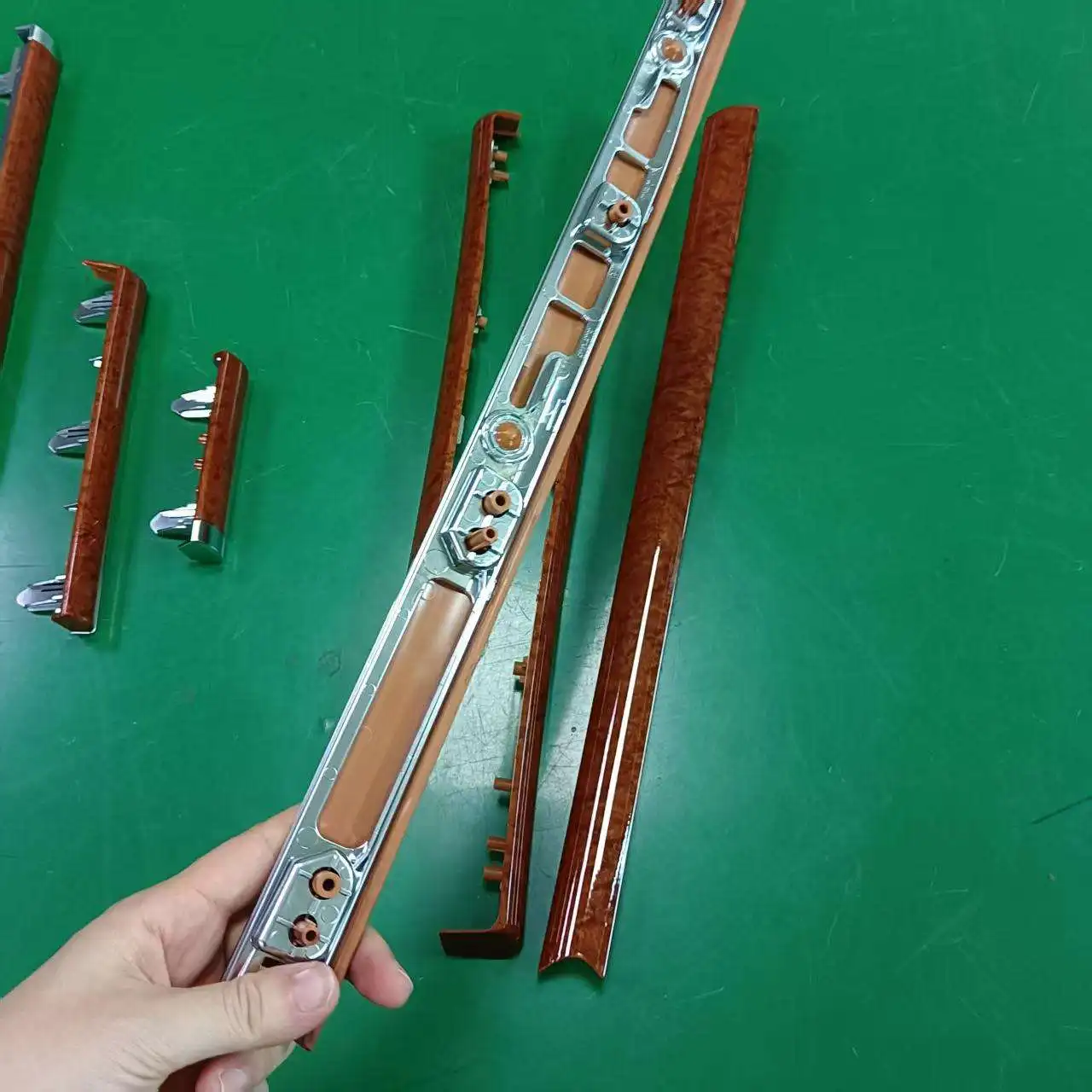 Wood Finish Car Interior Decoration Color Door Trim For Land Cruiser LC200 2008-2015
Wood Finish Car Interior Decoration Color Door Trim For Land Cruiser LC200 2008-2015