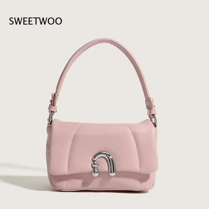 Chic Blush Pink Shoulder Bag Padded Leather Texture And Unique U-Shaped Metal Clasp Ideal For Date Night Outfits
Chic Blush Pink Shoulder Bag Padded Leather Texture And Unique U-Shaped Metal Clasp Ideal For Date Night Outfits