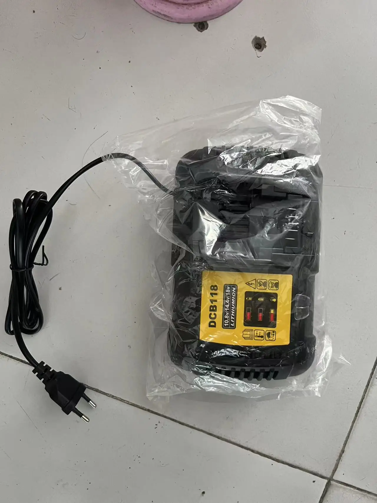 Быстрое зарядное устройство 20 в 4,5 Amax DCB118 DCB101 DCB184 DCB185 DCB200 для литий-ионных аккумуляторов Dewalt 12 В 14,4 В 20 в
Быстрое зарядное устройство 20 в 4,5 Amax DCB118 DCB101 DCB184 DCB185 DCB200 для литий-ионных аккумуляторов Dewalt 12 В 14,4 В 20 в