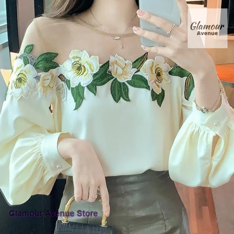 Французская дизайнерская рубашка для женщин, осенняя, с красивой вышивкой, из тонкой ткани, с цветочным узором, шикарный дизайн, с богатой вышивкой.
Французская дизайнерская рубашка для женщин, осенняя, с красивой вышивкой, из тонкой ткани, с цветочным узором, шикарный дизайн, с богатой вышивкой.