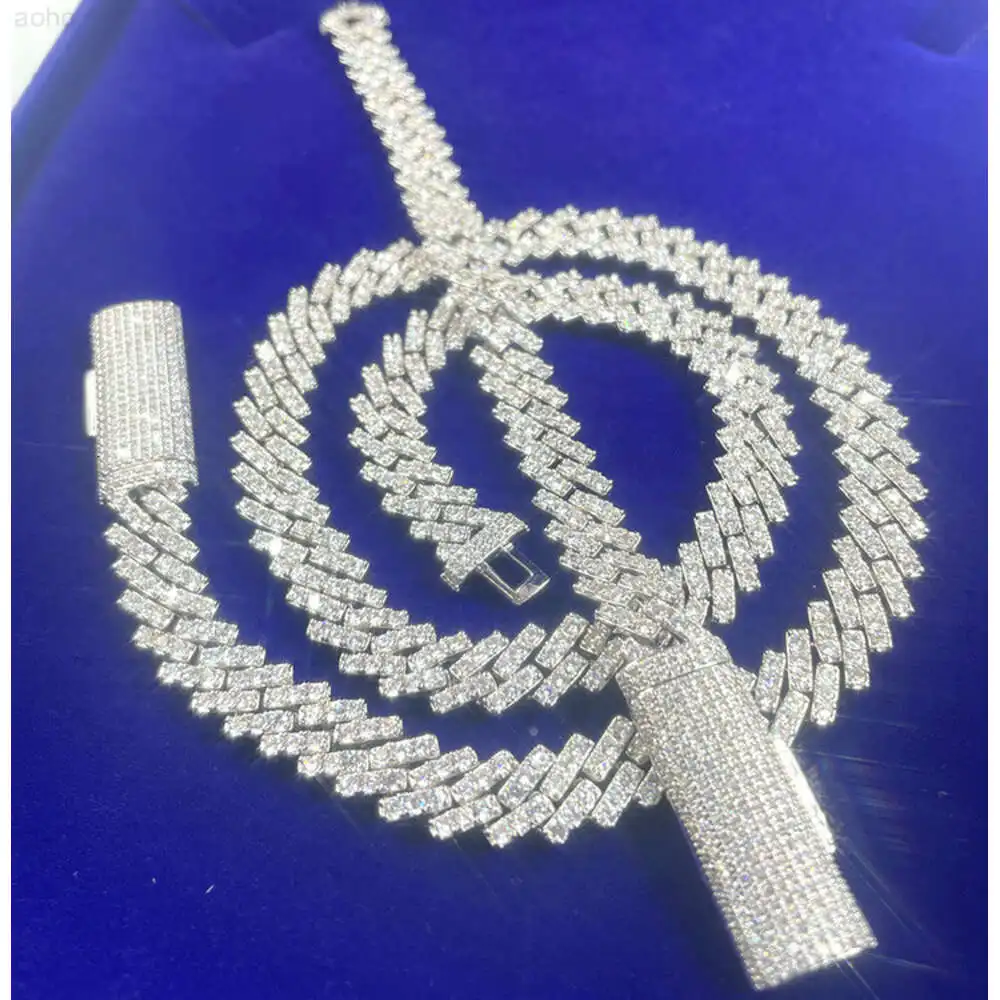 18k Gold Plated Single Row 10mm Width d Color Moissanite Necklace S925 Silver Cuban Link Chain Hip Hop Mens Necklace
18k Gold Plated Single Row 10mm Width d Color Moissanite Necklace S925 Silver Cuban Link Chain Hip Hop Mens Necklace