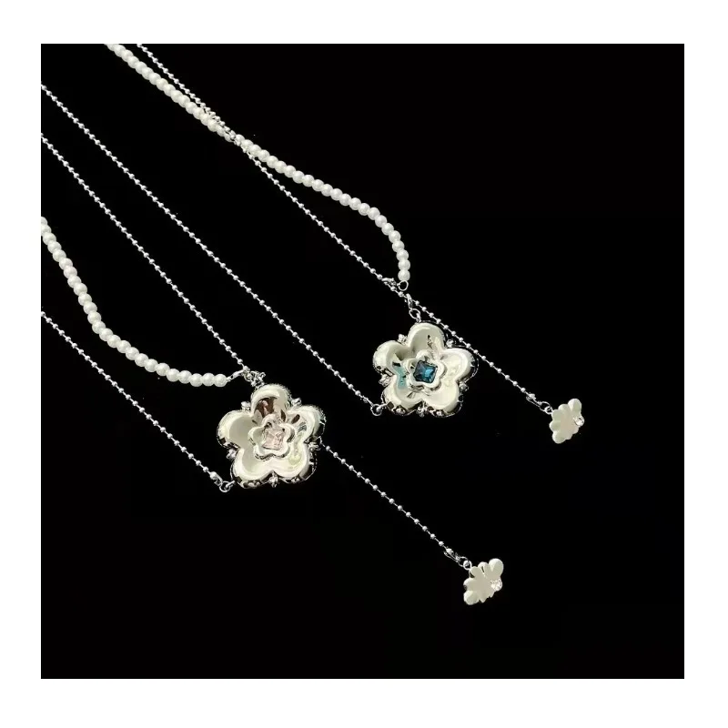Light Luxury Niche Expansion Flower Pendant Crossbody Chain Women's Fashion Versatile Pearl Chain Body Chain Accessories
Light Luxury Niche Expansion Flower Pendant Crossbody Chain Women's Fashion Versatile Pearl Chain Body Chain Accessories