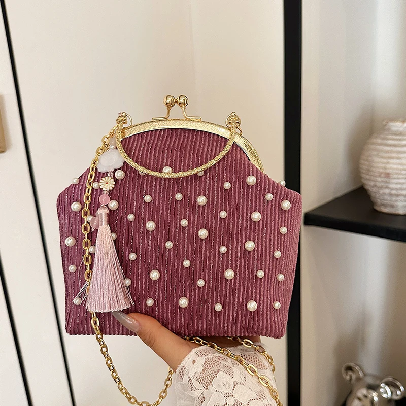 New Pearl Embroidery Ladies Handbag with Flower Tassel Decor Single Shoulder Bag Metal Chain Crossbody Bag for Women
New Pearl Embroidery Ladies Handbag with Flower Tassel Decor Single Shoulder Bag Metal Chain Crossbody Bag for Women