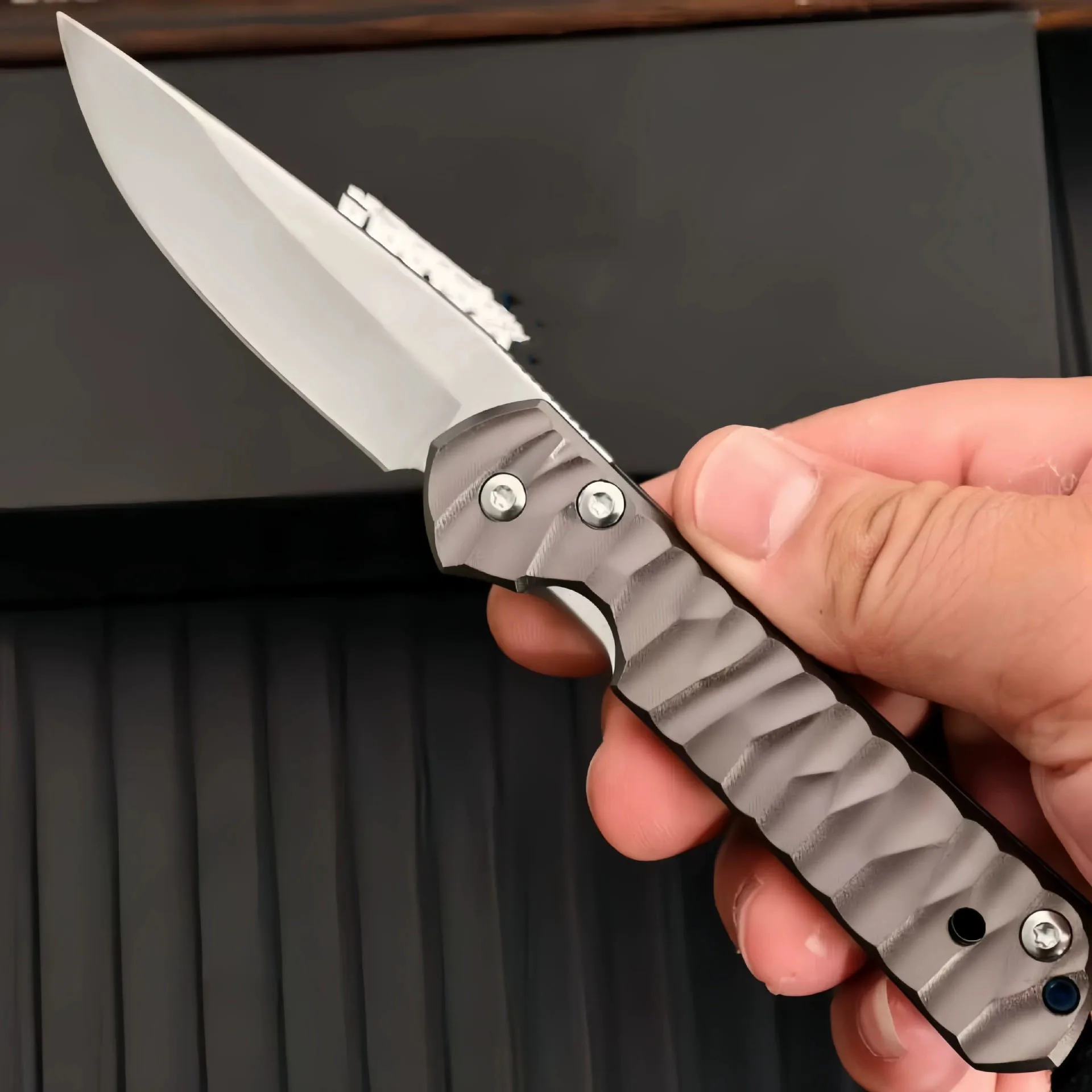Multitool Outdoor Folding Knife with Aluminum Handle: High-Hardness Camping and Survival Knife, Compact and Convenient
Multitool Outdoor Folding Knife with Aluminum Handle: High-Hardness Camping and Survival Knife, Compact and Convenient