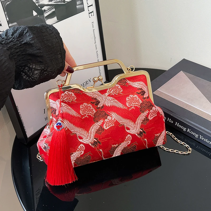 Fashion Vintage Fringe Bag Small Shell Bags Chain Women Shoulder Crossbody Bag Crane Flying Women's Handbags Purses Embroidery
Fashion Vintage Fringe Bag Small Shell Bags Chain Women Shoulder Crossbody Bag Crane Flying Women's Handbags Purses Embroidery