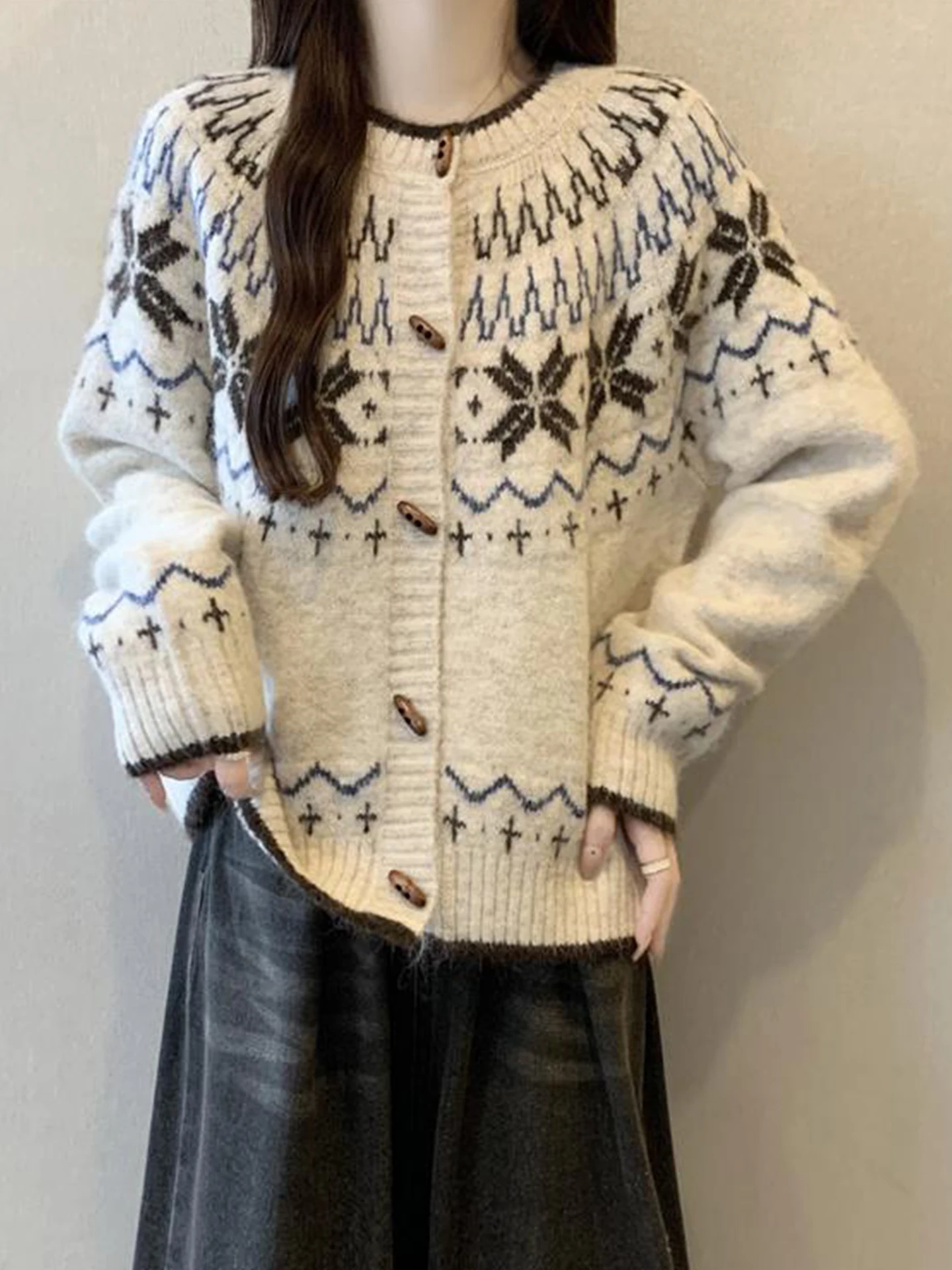 Женский вязаный кардиган Lazy Sle на осень-зиму, больших размеров, с пуговицами и принтом, для повседневной носки
Женский вязаный кардиган Lazy Sle на осень-зиму, больших размеров, с пуговицами и принтом, для повседневной носки