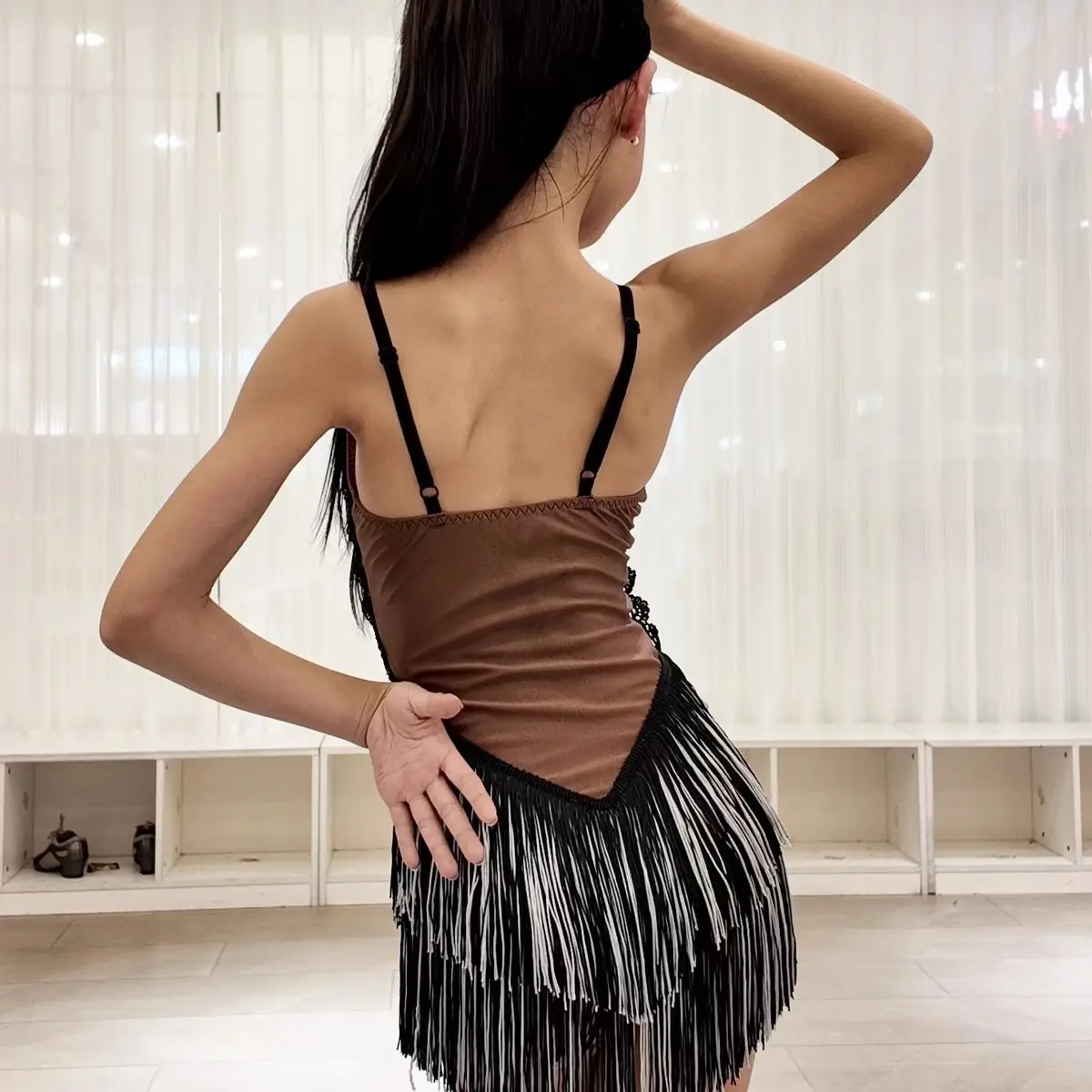 2025 New Latin Dance Costumes for Girls Strap Lace Tassels Dress Performance Dress Chacha Rumba Tango Dance Children Latin Dress
2025 New Latin Dance Costumes for Girls Strap Lace Tassels Dress Performance Dress Chacha Rumba Tango Dance Children Latin Dress