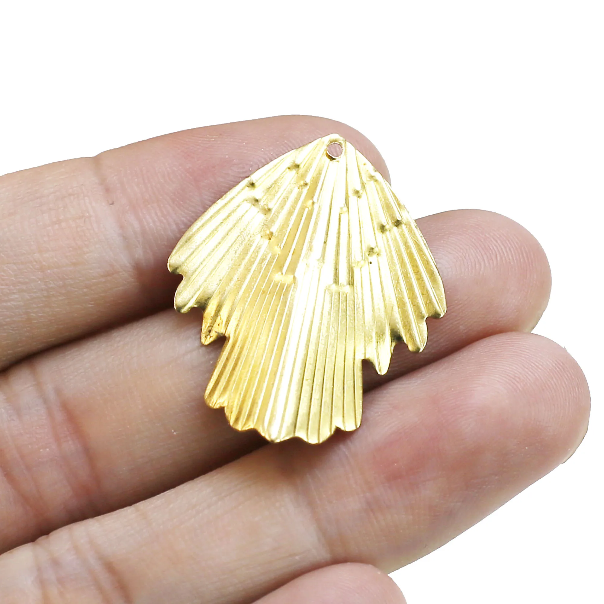 20pcs Brass Fringe Earring Charms, Jewelry Making Charms, Brass Leaf Charm, 32x25mm, Earring Findings, Jewelry Supplies - R2542
20pcs Brass Fringe Earring Charms, Jewelry Making Charms, Brass Leaf Charm, 32x25mm, Earring Findings, Jewelry Supplies - R2542