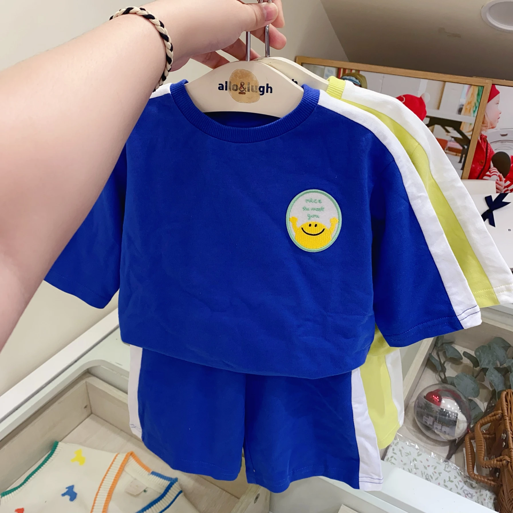 Casual Pure Color Short Sleeve T-Shirt Top And Shorts Set for Boys And Girls Summer New Style Children's Clothing Sports Suit
Casual Pure Color Short Sleeve T-Shirt Top And Shorts Set for Boys And Girls Summer New Style Children's Clothing Sports Suit